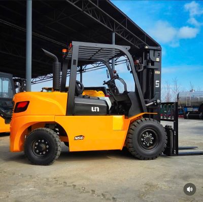 Xe nâng dầu 5 tấn UN FD50
